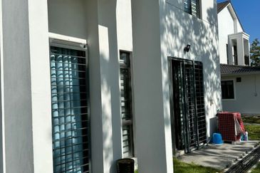 Monet Lily @ Sunsuria City