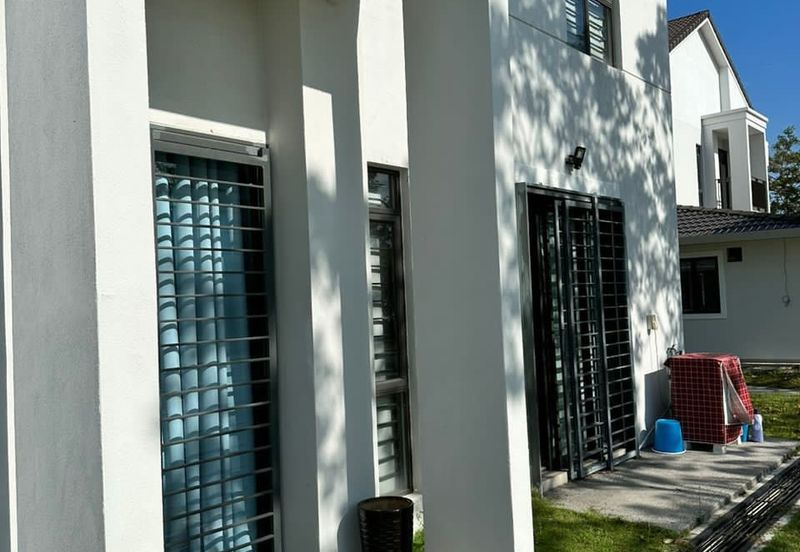 Monet Lily @ Sunsuria City