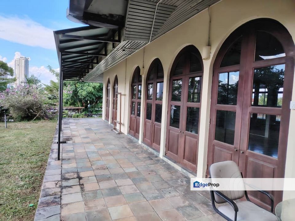 Bungalow in Taman Duta with Pool and spacious Land for Rent, Kuala Lumpur, Taman Duta