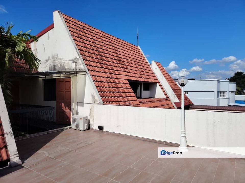 Bungalow in Taman Duta with Pool and spacious Land for Rent, Kuala Lumpur, Taman Duta