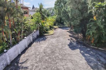 Jalan Taman Duta