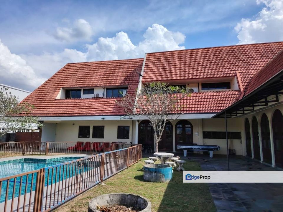 Bungalow in Taman Duta with Pool and spacious Land for Rent, Kuala Lumpur, Taman Duta