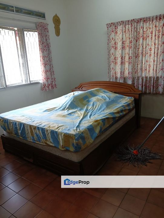 Bungalow in Taman Kanagapuram Petaling Jaya for Sale, Selangor, Petaling Jaya