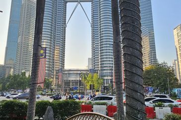 Menara Avenue (Menara Promenade)