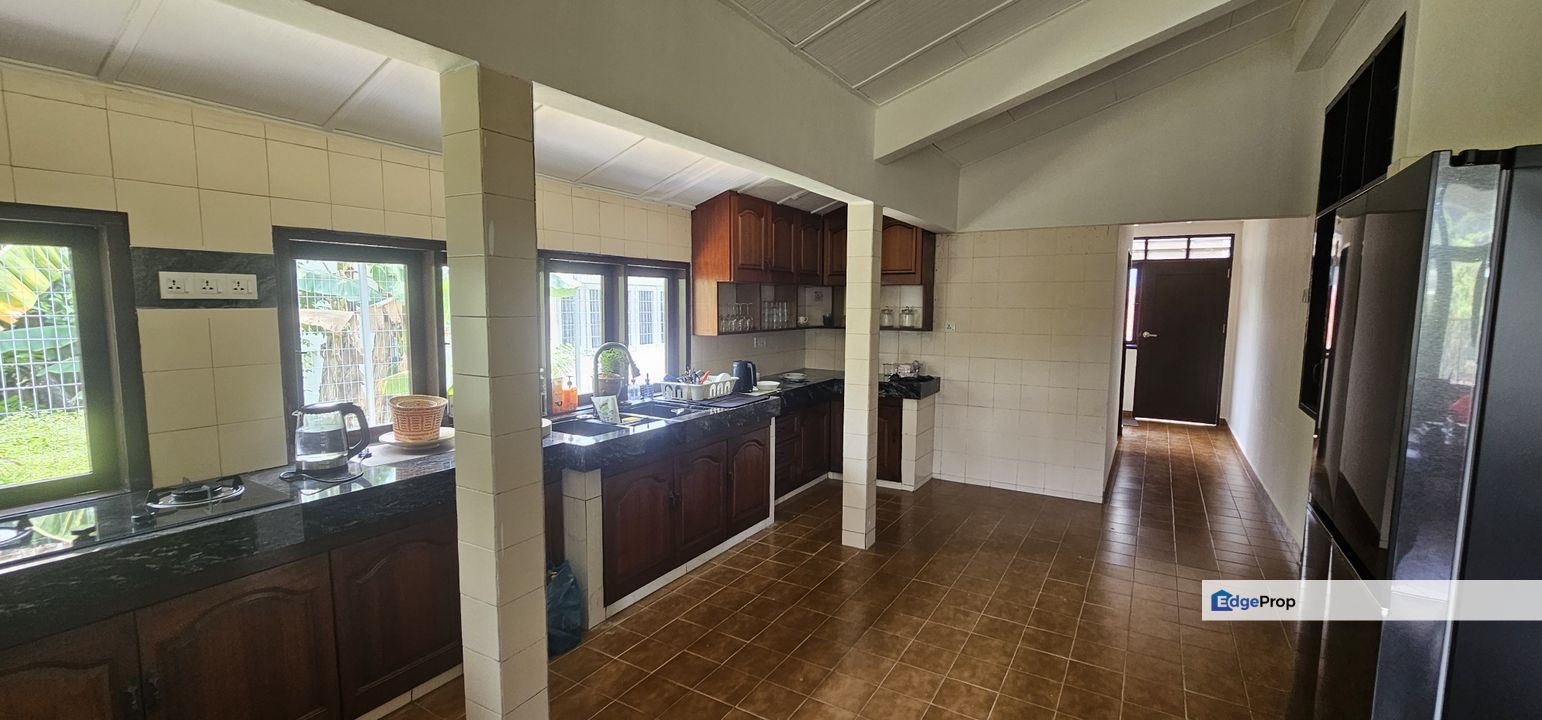 Beautiful Bungalow in Petaling Jaya Seksyen 22 For Rent, Selangor, Petaling Jaya