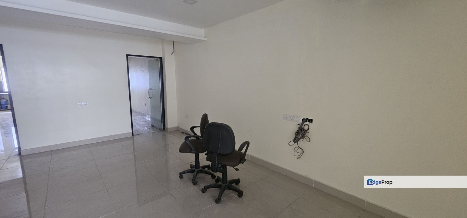 First Floor Office in Bandar Puchong Jaya Renovated for Rent, Selangor, Puchong