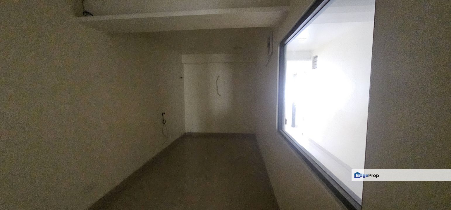 First Floor Office in Bandar Puchong Jaya Renovated for Rent, Selangor, Puchong