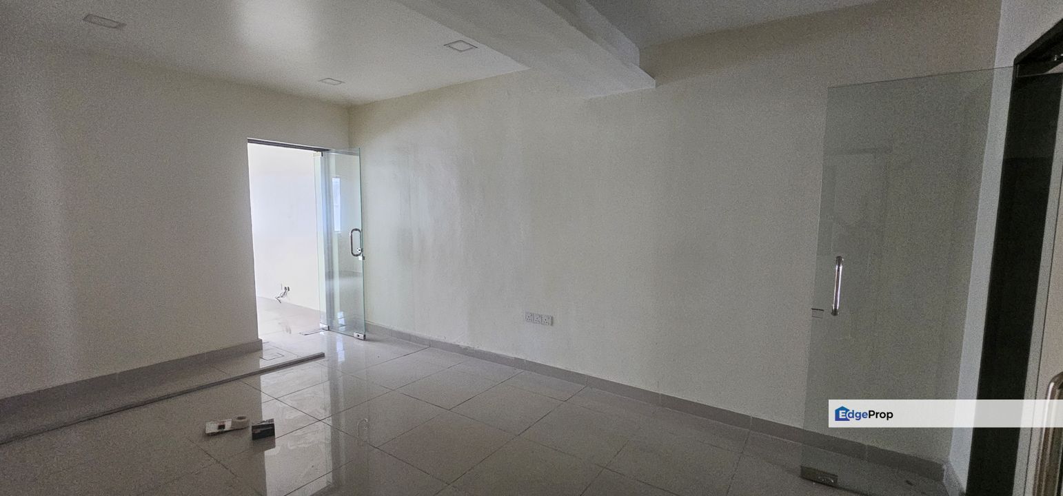 First Floor Office in Bandar Puchong Jaya Renovated for Rent, Selangor, Puchong