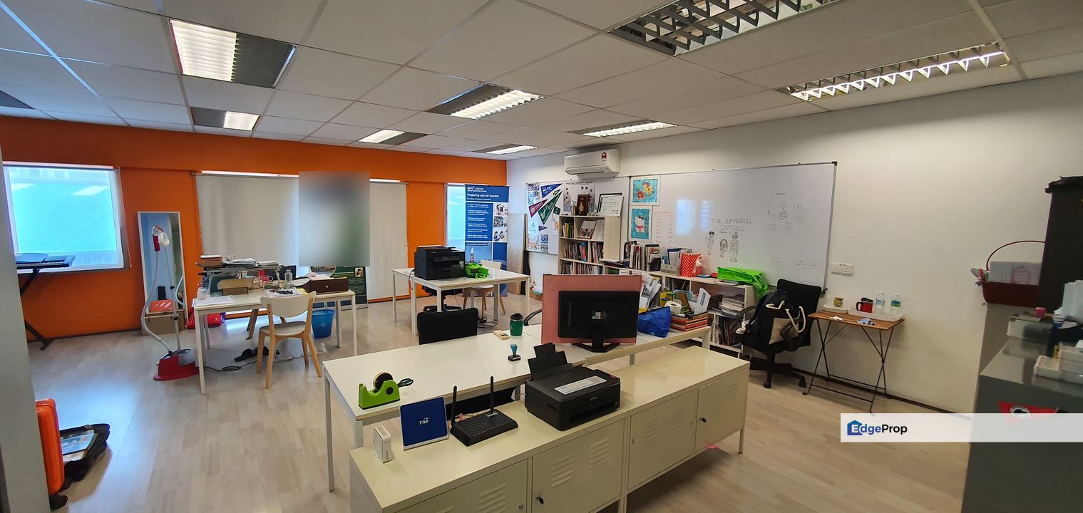 Office in JayaOne Petaling Jaya Section 13 Renovated for Sale, Selangor, Petaling Jaya