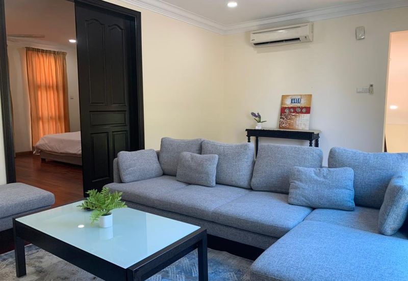 Kiara Peak (Puncak Kiara)