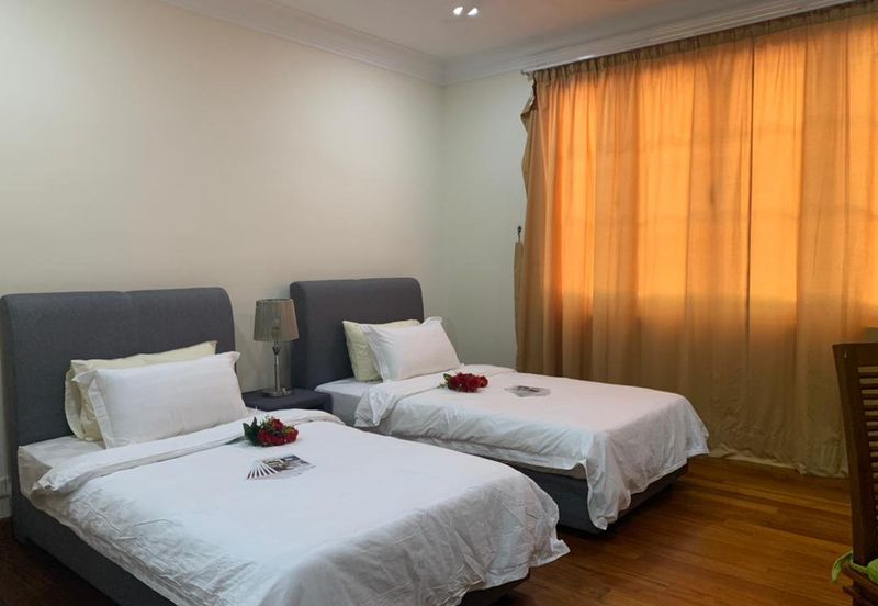 Kiara Peak (Puncak Kiara)