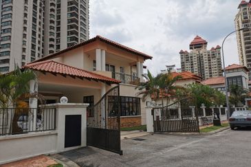 Kiara Peak (Puncak Kiara)