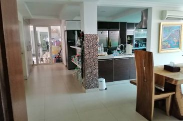 FOR SALE: Beautiful 2 Storey Home @Bukit Tunku