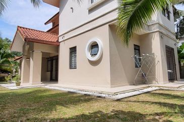 3 Storey Detached Gated Guarded @Mutiara Damansara