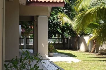 3 Storey Detached Gated Guarded @Mutiara Damansara