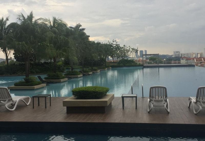 Le Yuen Pool view Condo Near Mid Valley 