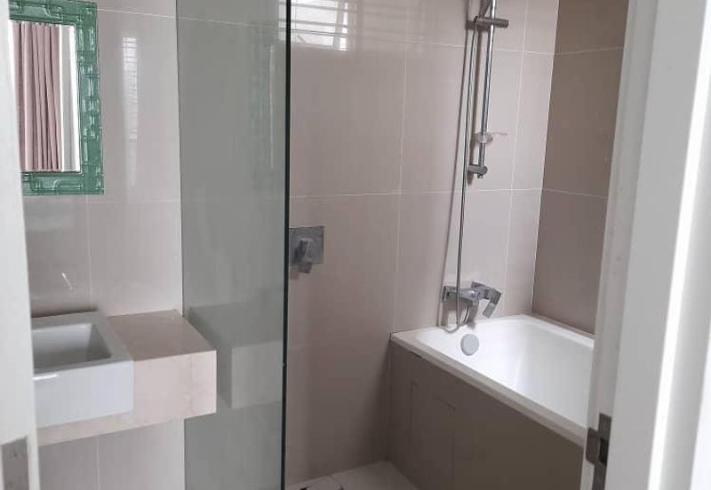 Le Yuen Pool view Condo Near Mid Valley 