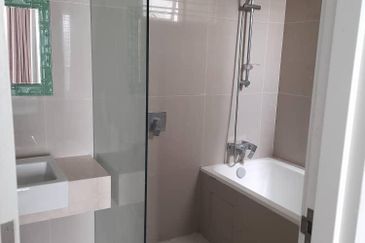 Le Yuen Pool view Condo Near Mid Valley 