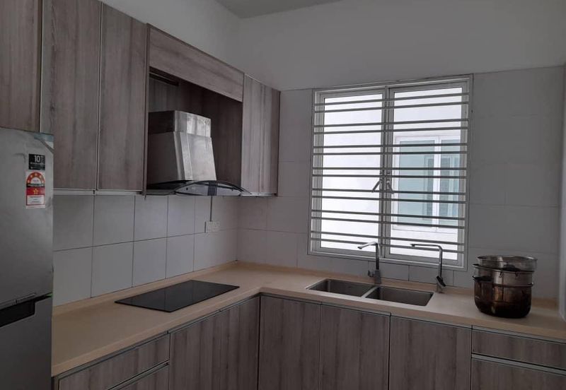 Le Yuen Pool view Condo Near Mid Valley 