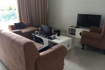 Le Yuen Pool view Condo Near Mid Valley 