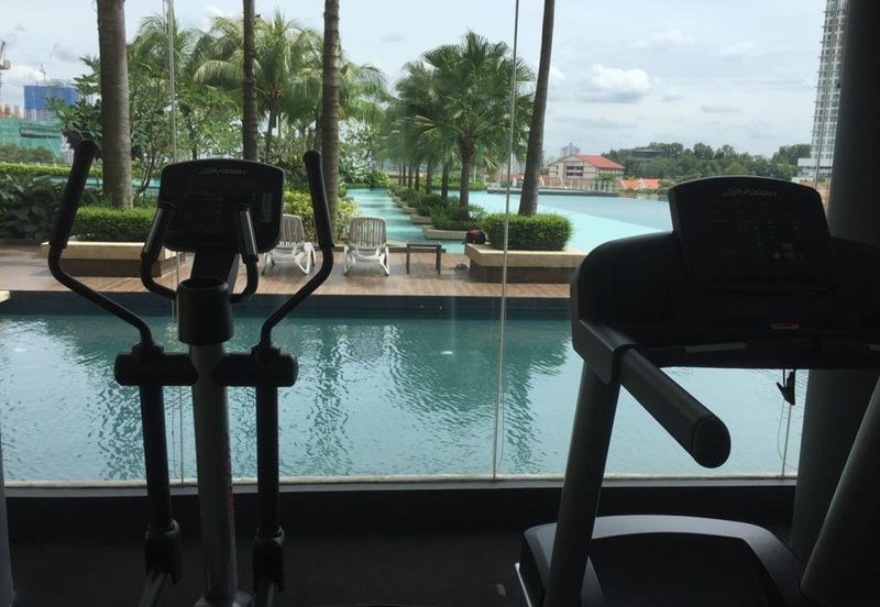 Le Yuen Pool view Condo Near Mid Valley 