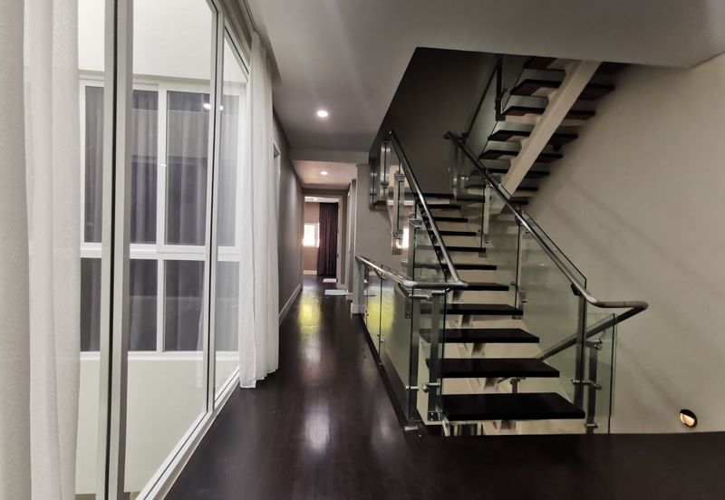 East Residence @ KLGCC