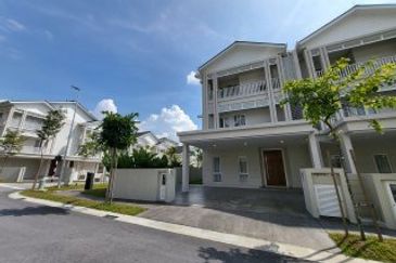 Greenery View 3 Storey Superlink @ Mont Kiara