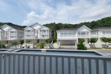 Greenery View 3 Storey Superlink @ Mont Kiara