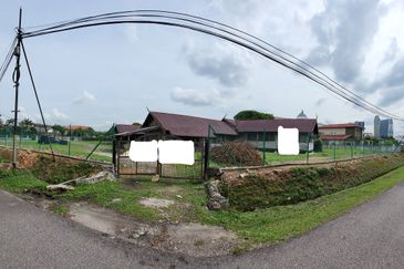 FOR SALE: Spacious Bungalow Land @ Seksyen 9 PJ - To Rebuild Your New Dream Home