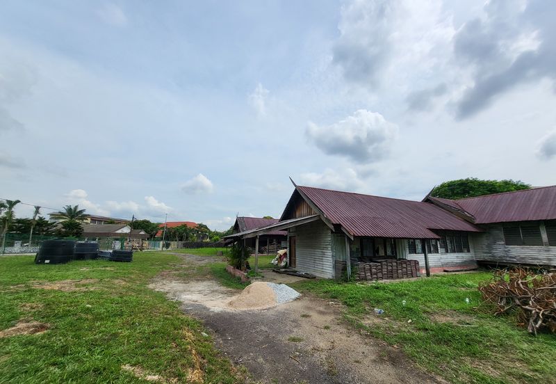 FOR SALE: Spacious Bungalow Land @ Seksyen 9 PJ - To Rebuild Your New Dream Home