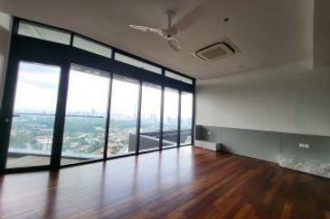 LUXURY TRIPLEX PENTHOUSE w Sky Pool @Bangsar