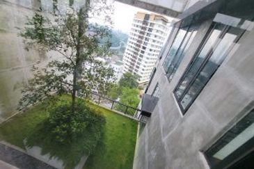 LUXURY TRIPLEX PENTHOUSE w Sky Pool @Bangsar