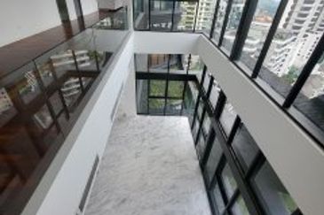 LUXURY TRIPLEX PENTHOUSE w Sky Pool @Bangsar