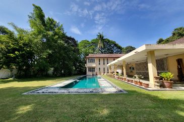 2 Storey Beautiful Detached w Pool @Ampang Hilir