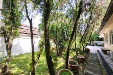 2 Storey Beautiful Detached w Pool @Ampang Hilir