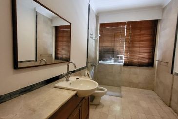 2 Storey Beautiful Detached w Pool @Ampang Hilir