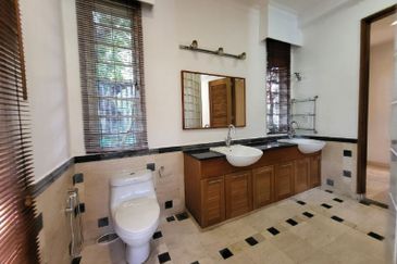 2 Storey Beautiful Detached w Pool @Ampang Hilir