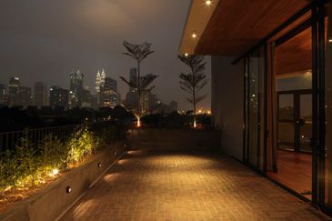 3 storey Detached house with Lift & Pool @ KL