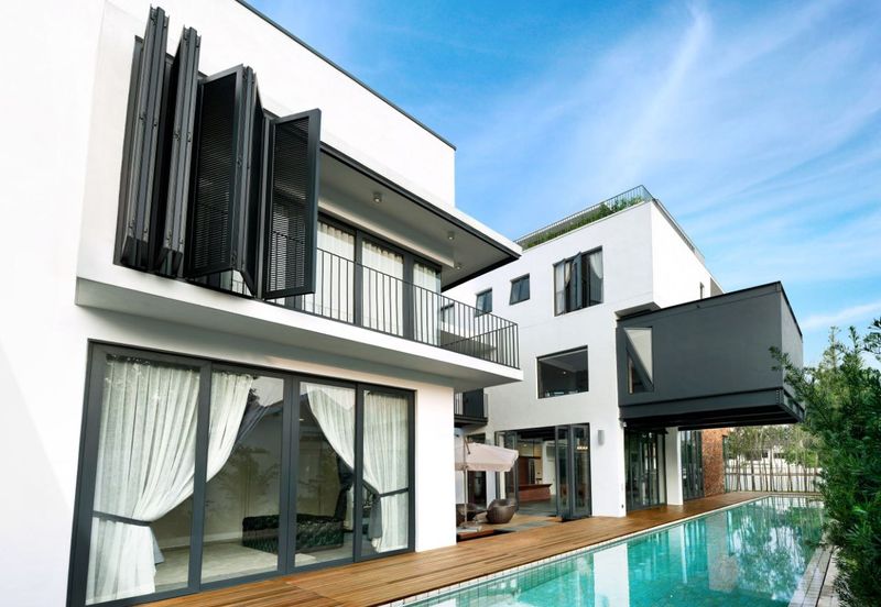 3 storey Detached house with Lift & Pool @ KL
