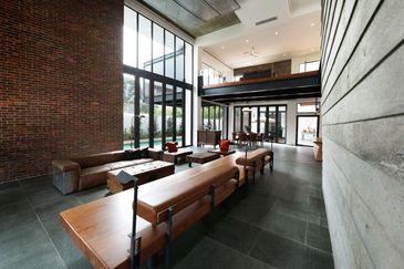 3 storey Detached house with Lift & Pool @ KL