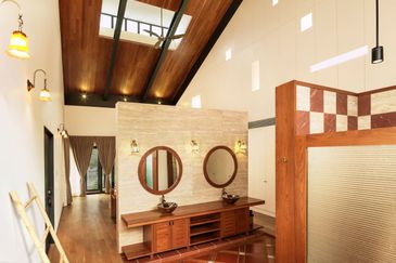 3 storey Detached house with Lift & Pool @ KL