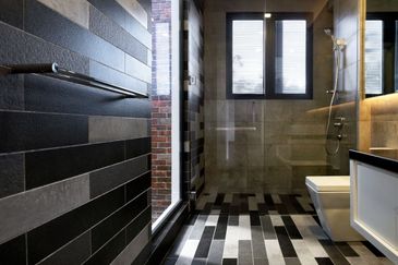 3 storey Detached house with Lift & Pool @ KL