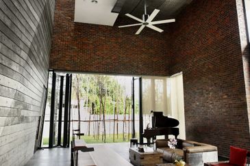 3 storey Detached house with Lift & Pool @ KL