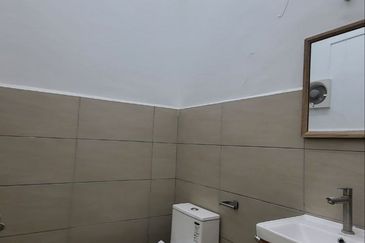 FOR RENT: Bukit Bintang Shop Office