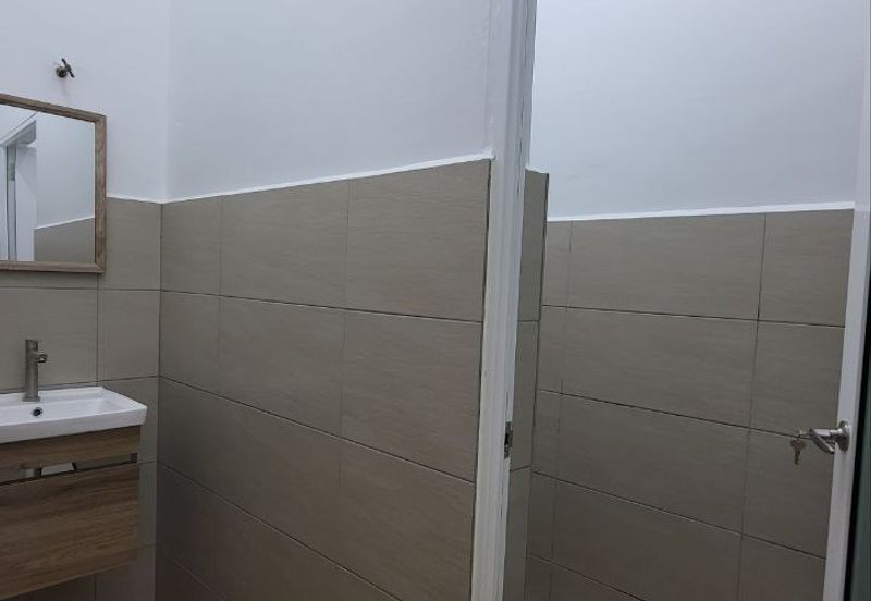 FOR RENT: Bukit Bintang Shop Office