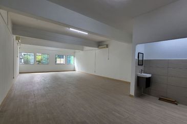 FOR RENT: Bukit Bintang Shop Office