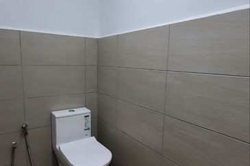 FOR RENT: Bukit Bintang Shop Office