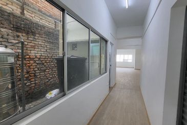FOR RENT: Bukit Bintang Shop Office