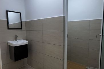 FOR RENT: Bukit Bintang Shop Office