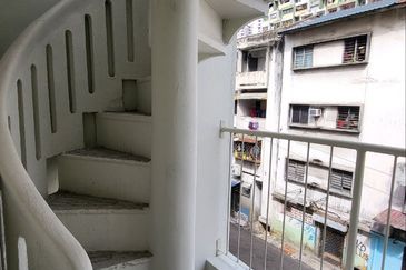 FOR RENT: Bukit Bintang Shop Office